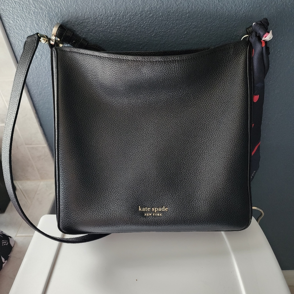 Kate Spade Hudson LG hobo bag black EUC
